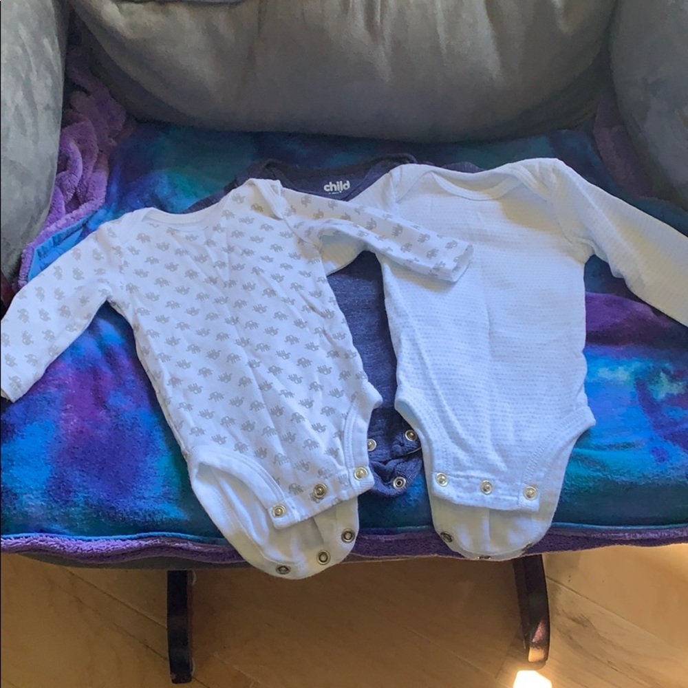 3 long sleeve onesie